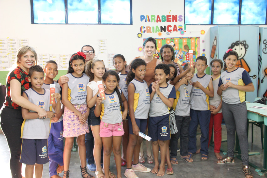 Alunos e profissionais da Escola Municipal Du Narciso receberam com carinho a equipe do TCEMG
